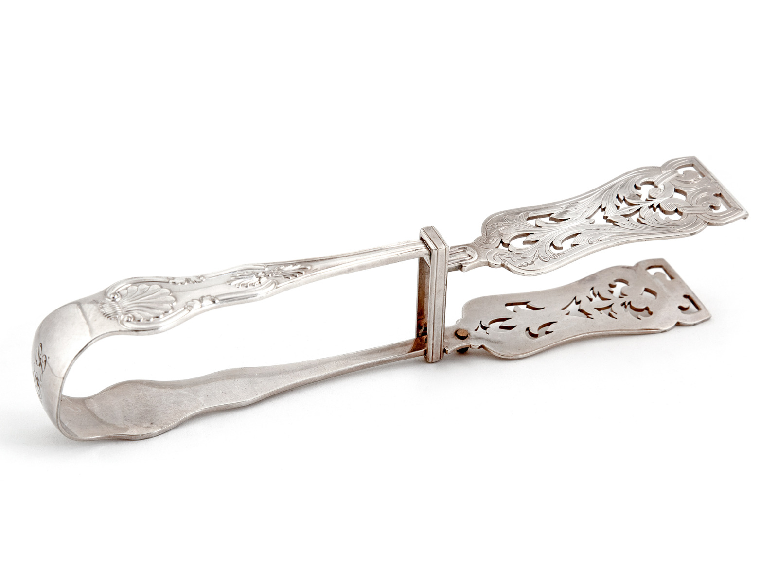 Victorian Kings Pattern Silver Plated Asparagus Tongs with Pierced & Engraved Scroll Pattern Blades (1 of 1) Victorian Kings Pattern Silver Plated Asparagus Tongs with Pierced & Engraved Scroll Pattern Blades (1 of 1)
