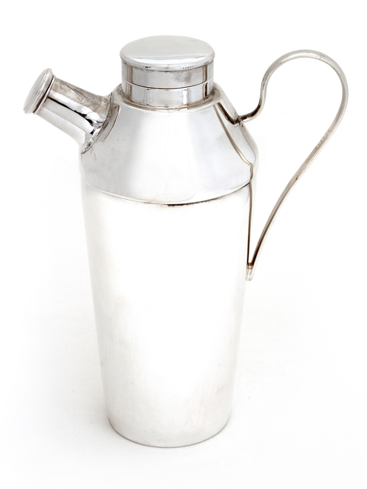 Elkington & Co Silver Plated Cocktail Shaker with a Plain Body (1 of 3) Elkington & Co Silver Plated Cocktail Shaker with a Plain Body (1 of 3)