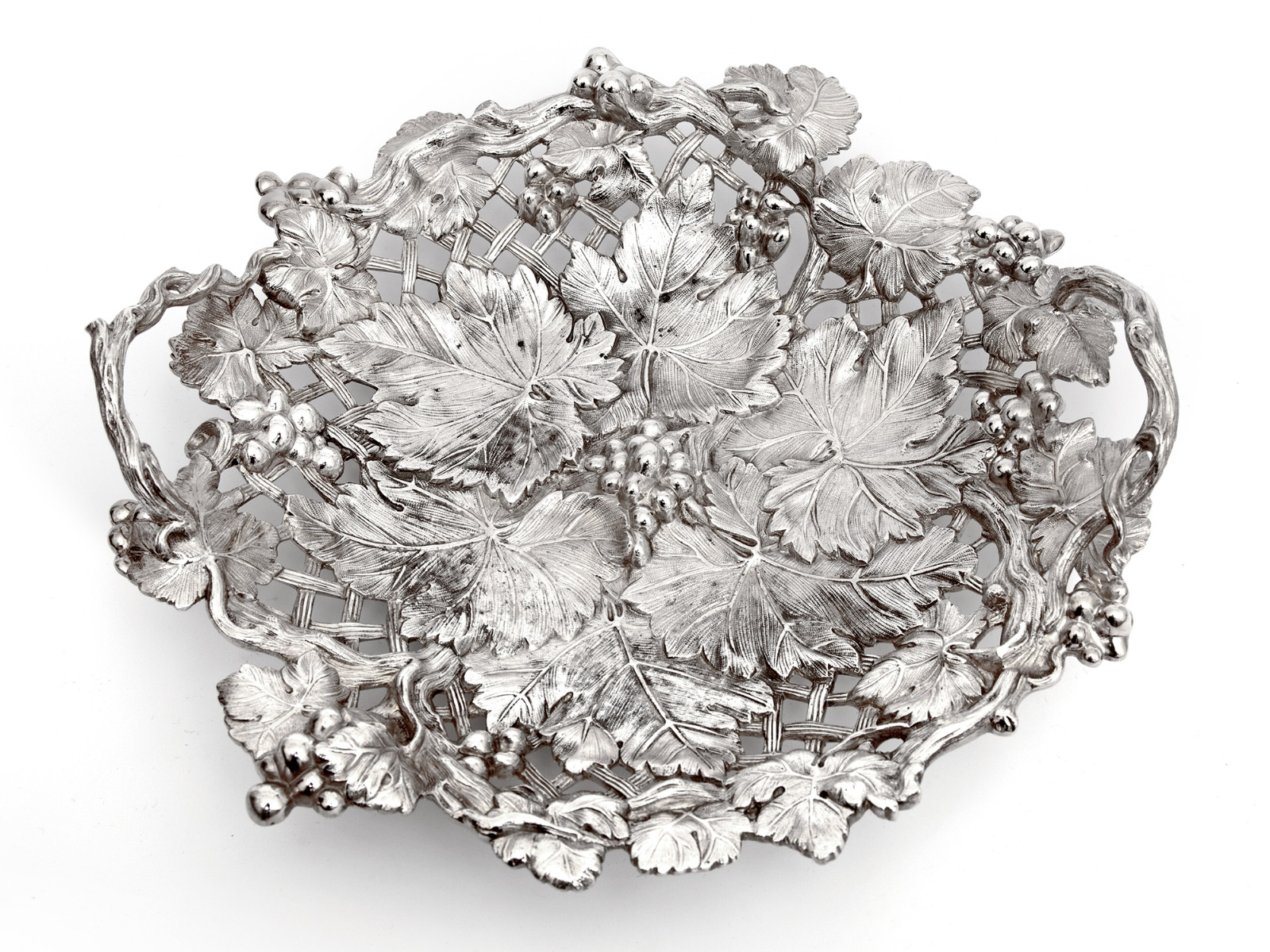 Victorian Silver Plated Fruit Dish with Grape & Vine Border (1 of 3) Victorian Silver Plated Fruit Dish with Grape & Vine Border (1 of 3)