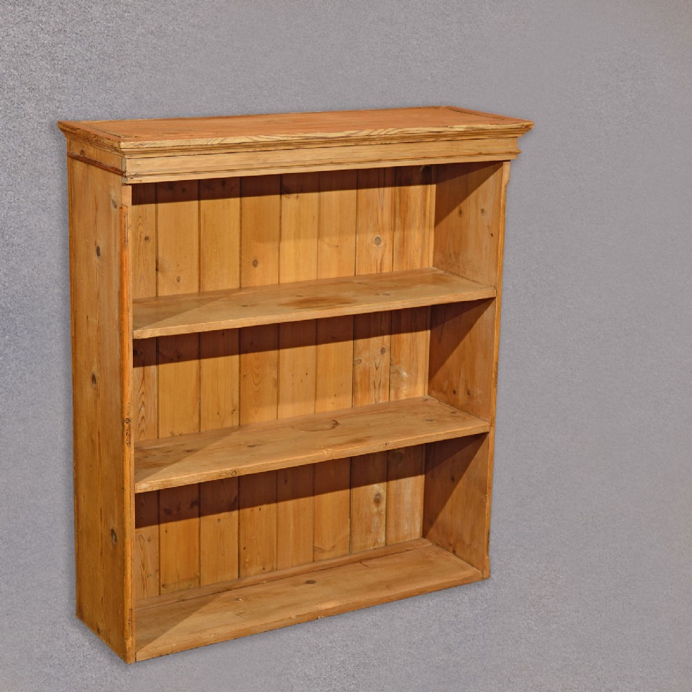 Antique English Victorian Pine Bookcase C.1900 (1 of 1) Antique English Victorian Pine Bookcase C.1900 (1 of 1)