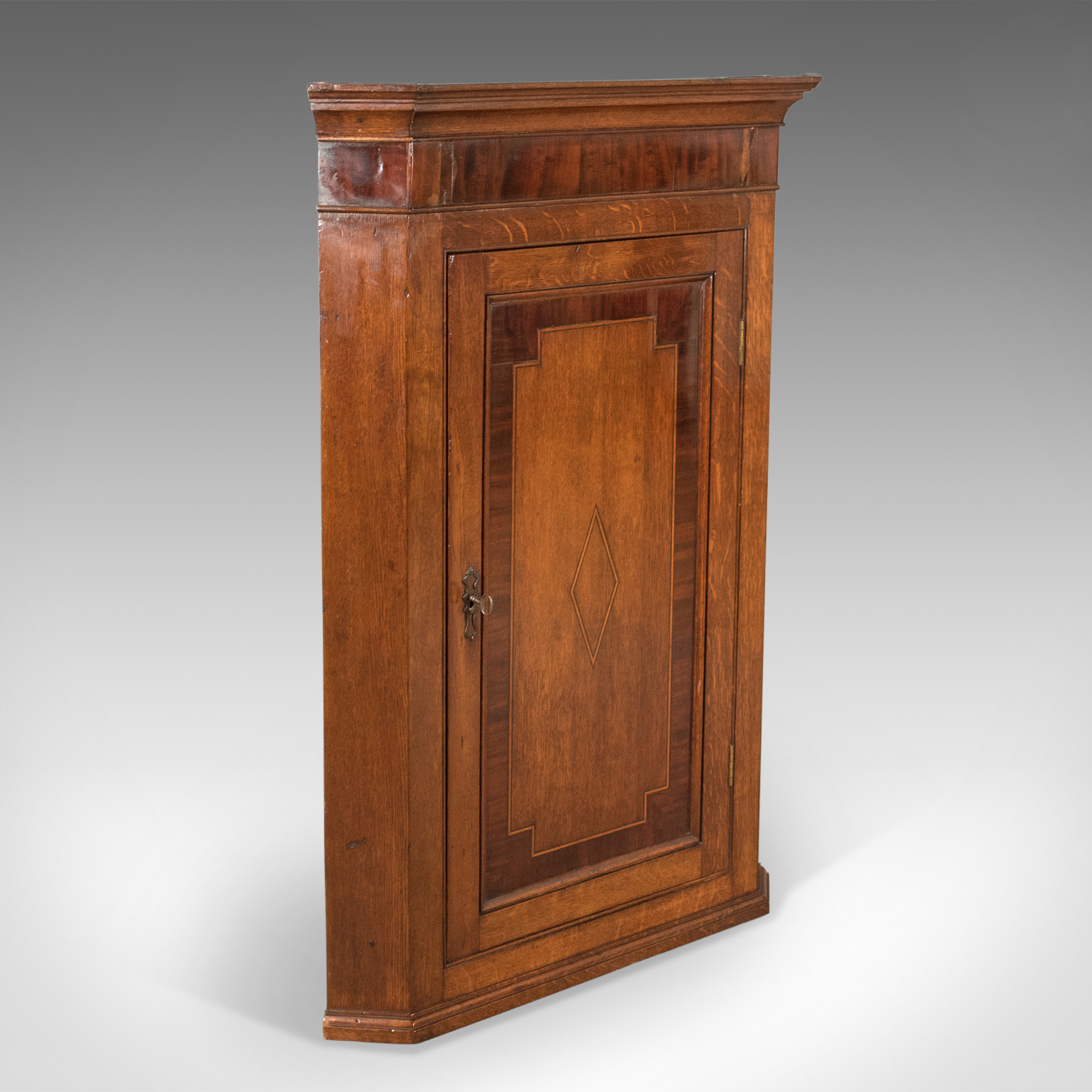 Georgian Antique Corner Cabinet, Oak & Mahogany, English c.1780 (1 of 1) Georgian Antique Corner Cabinet, Oak & Mahogany, English c.1780 (1 of 1)