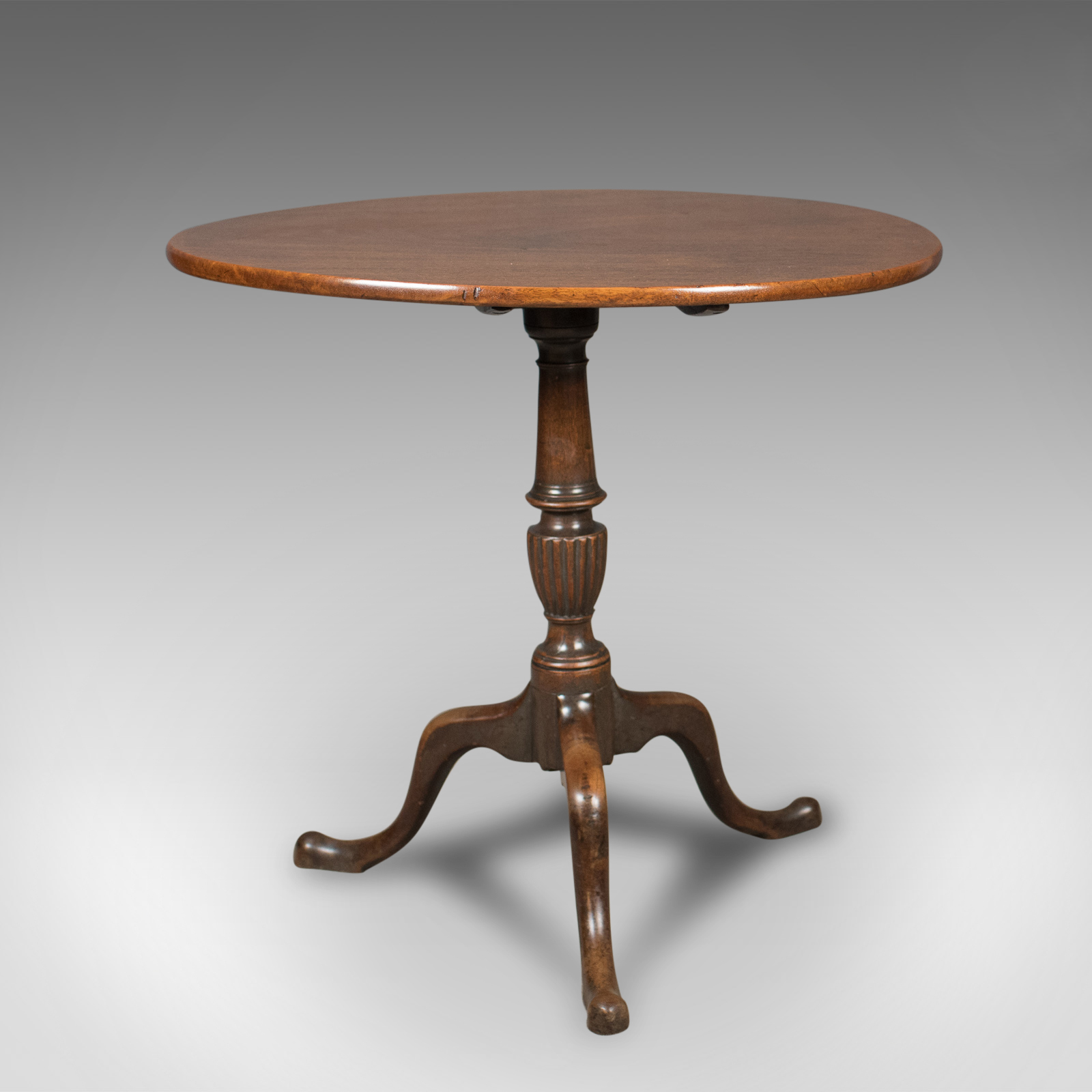 Georgian Antique Tilt Top Table in Mahogany c.1800 (1 of 1) Georgian Antique Tilt Top Table in Mahogany c.1800 (1 of 1)
