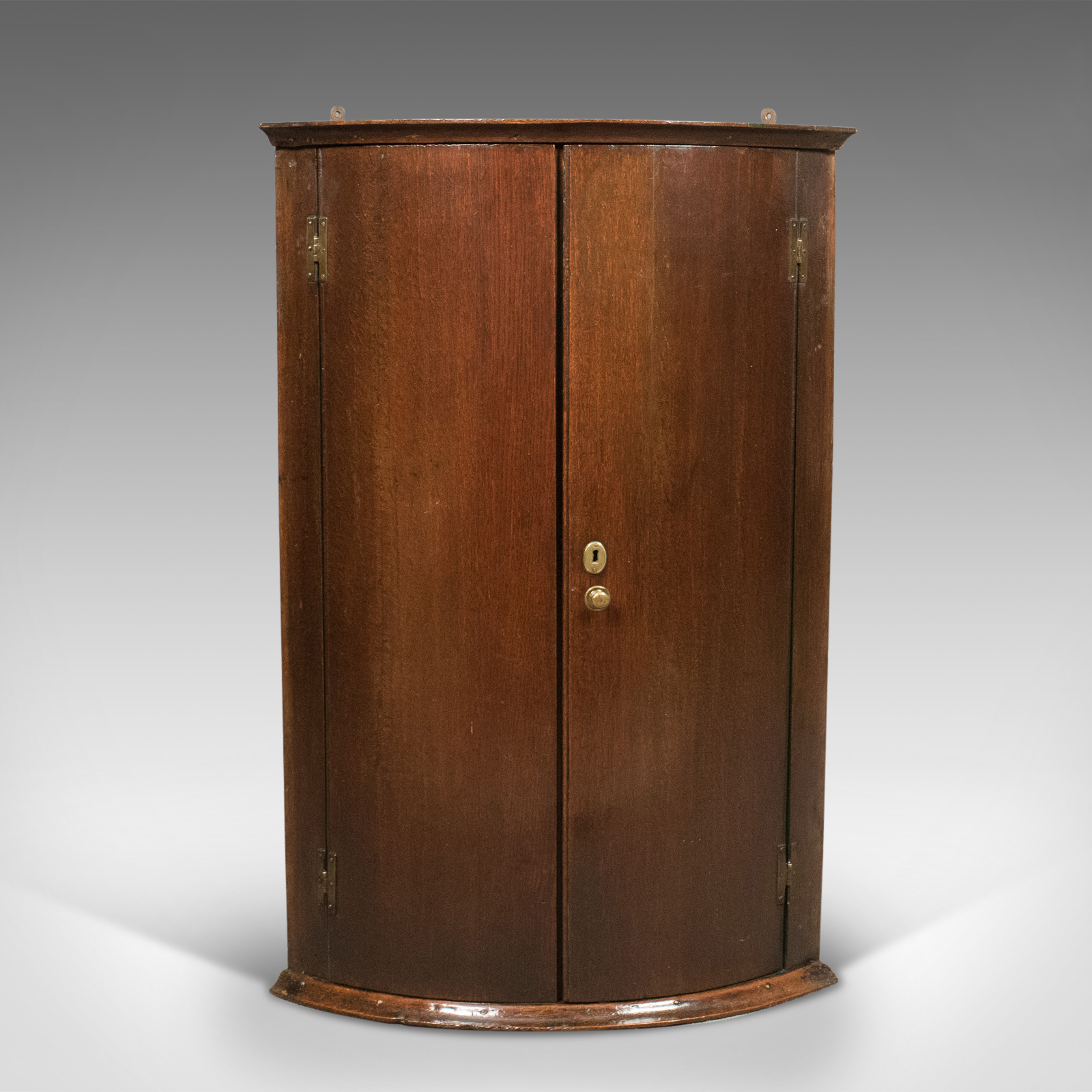 Georgian Antique Bow Fronted Corner Cabinet in Mahogany 18th Century c.1780 (1 of 1) Georgian Antique Bow Fronted Corner Cabinet in Mahogany 18th Century c.1780 (1 of 1)