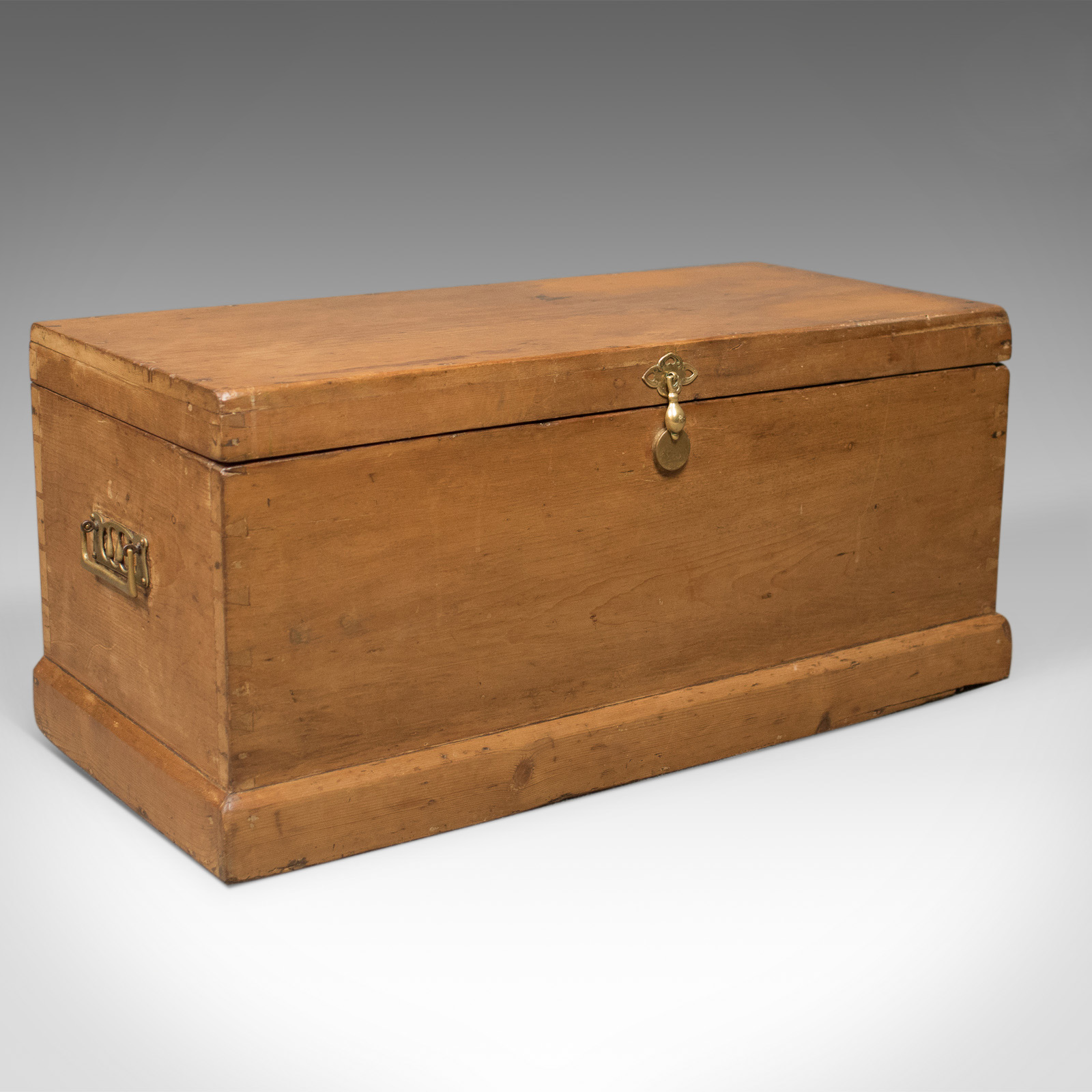 Victorian Antique Pine Trunk, English Carriage Chest c.1860 (1 of 1) Victorian Antique Pine Trunk, English Carriage Chest c.1860 (1 of 1)