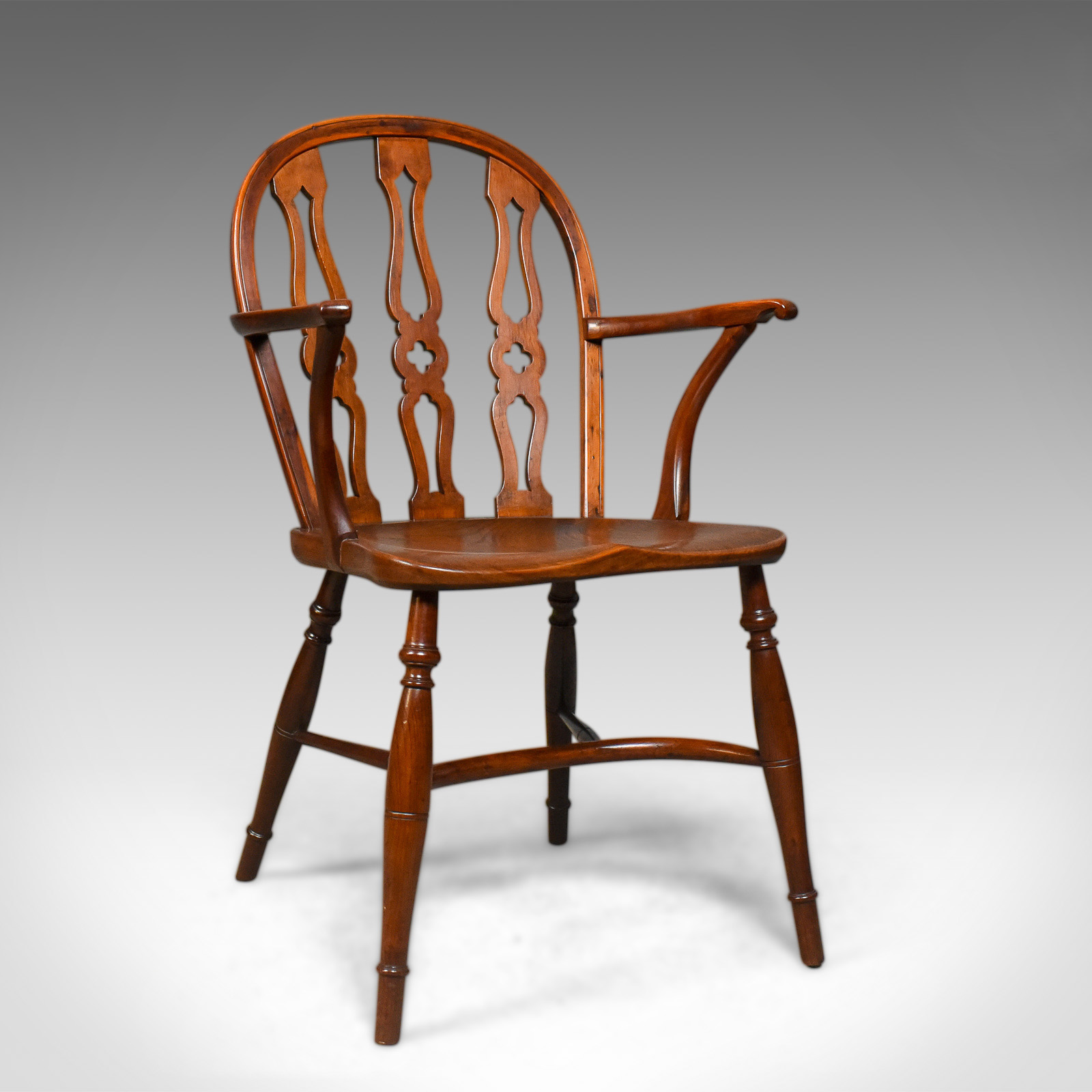 Chiltern Bodgers Chair, High Wycombe, English, Yew, Elm, Windsor c.1948 (1 of 10) Chiltern Bodgers Chair, High Wycombe, English, Yew, Elm, Windsor c.1948 (1 of 10)