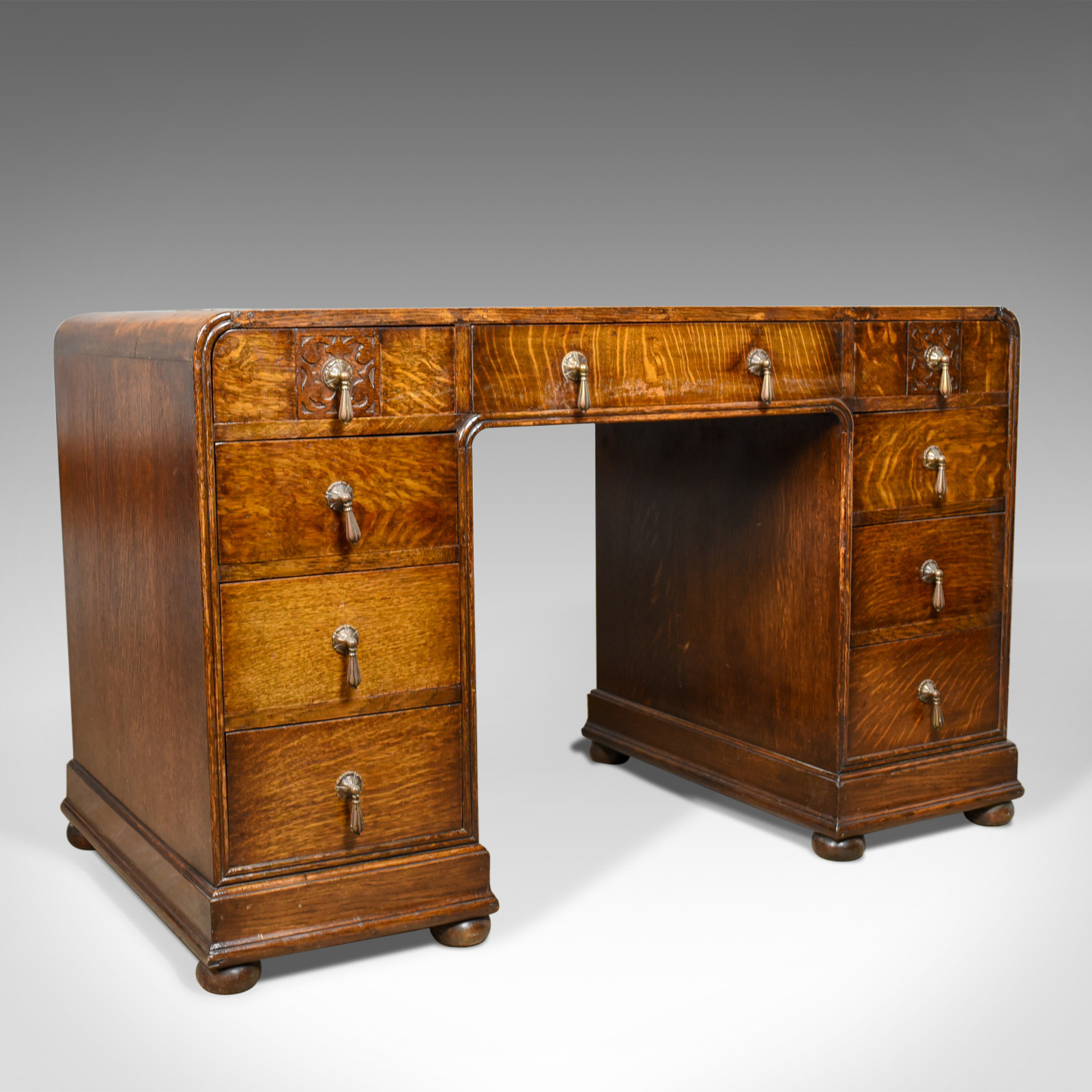 Art Deco Desk, English Oak c.1930 (1 of 1) Art Deco Desk, English Oak c.1930 (1 of 1)