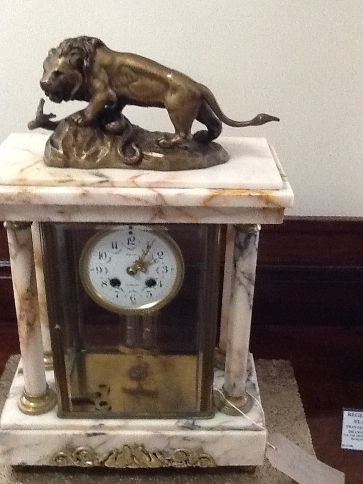 French Glass Cased Mantel Clock (1 of 4) French Glass Cased Mantel Clock (1 of 4)