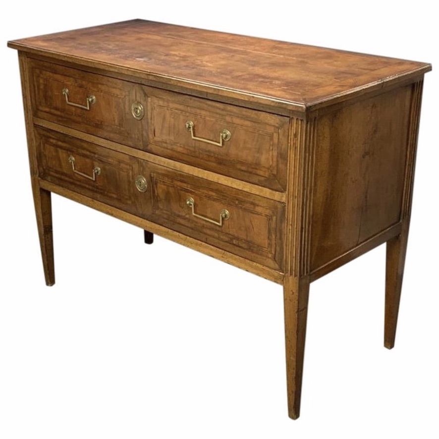 Early 19th Century French Walnut Commode Chest of Drawers (1 of 1) Early 19th Century French Walnut Commode Chest of Drawers (1 of 1)