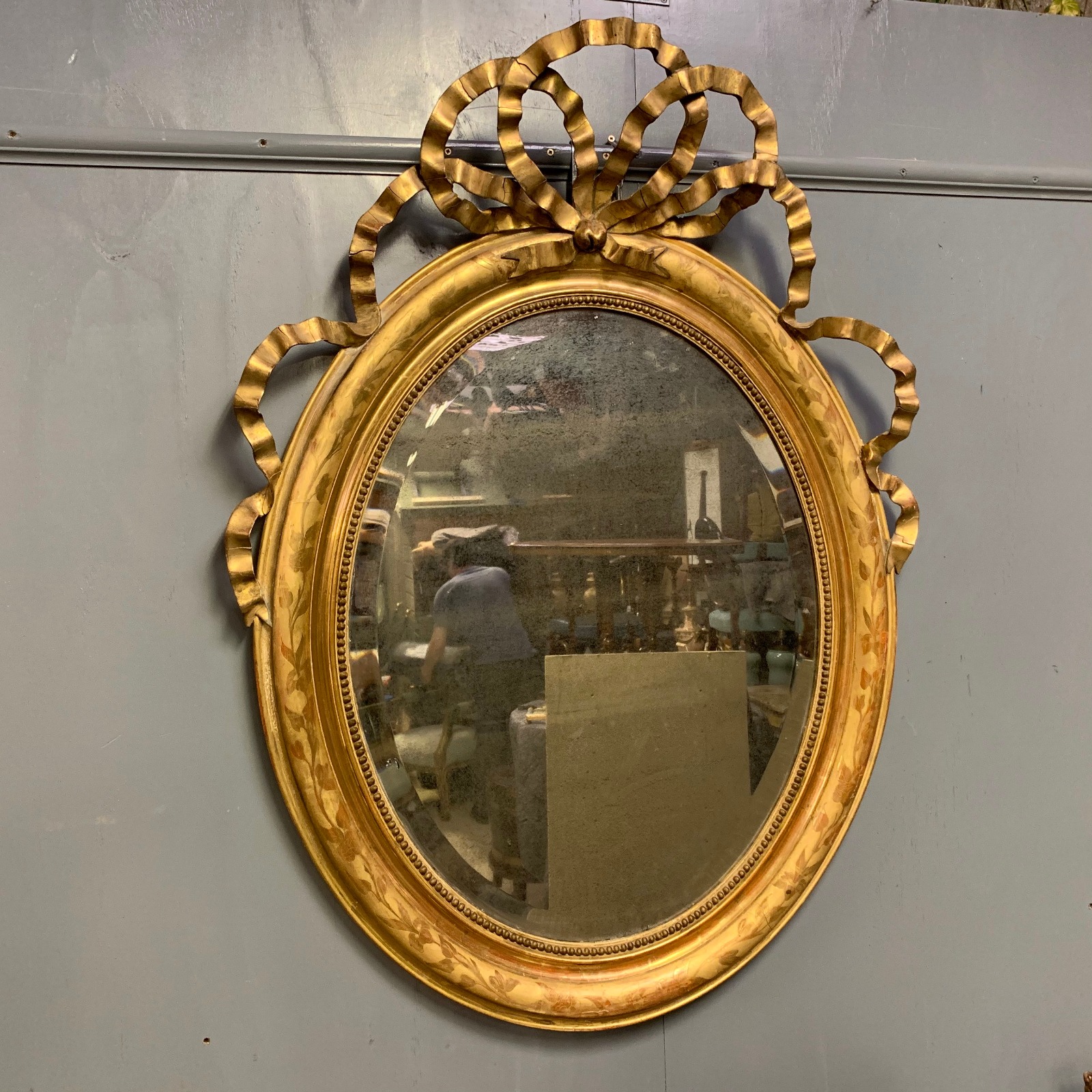 4' X 3' Large French Oval Gilt Mirror with Ribbons (1 of 9) 4' X 3' Large French Oval Gilt Mirror with Ribbons (1 of 9)