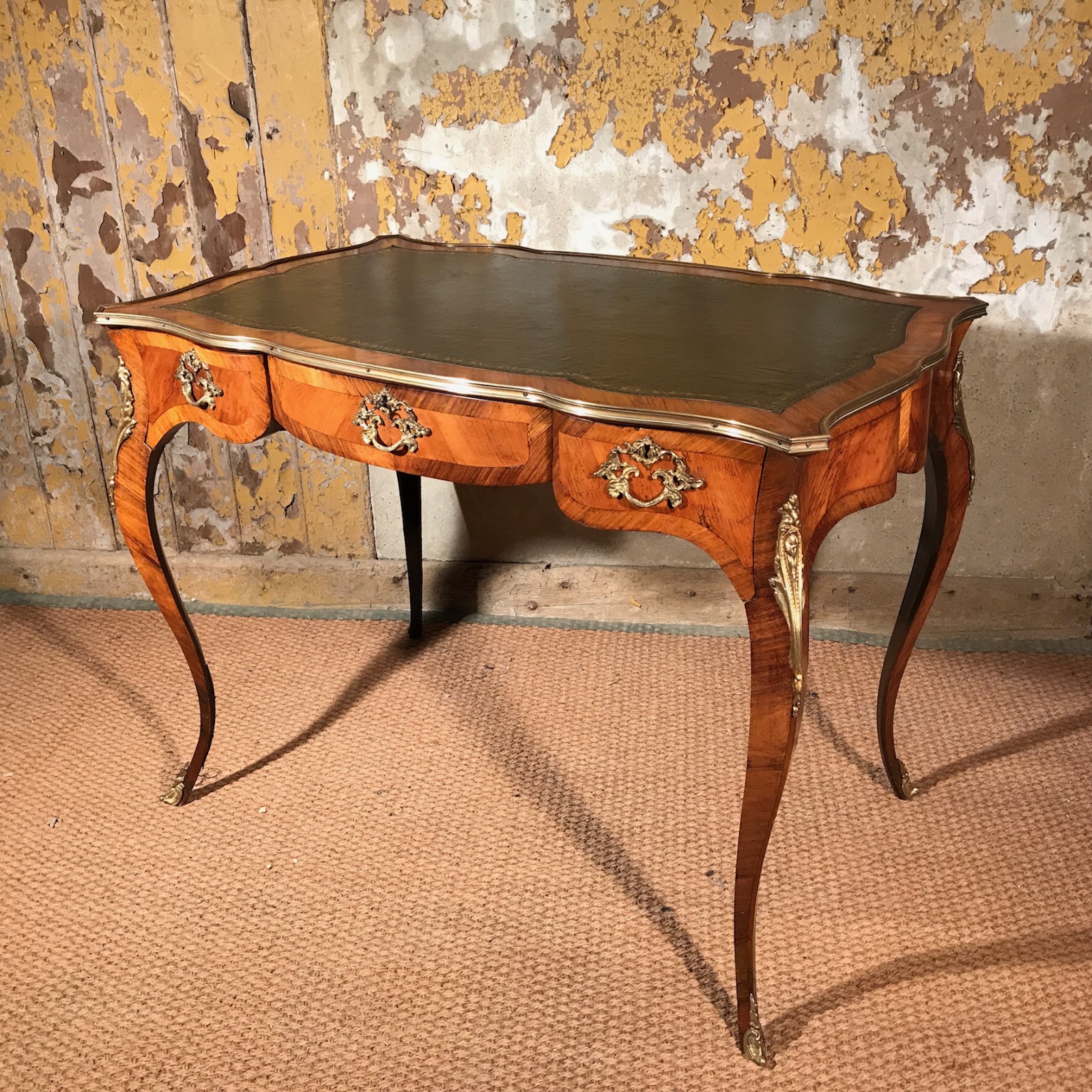 French Kingwood Bureau Plat Dressing Table c.1900 (1 of 1) French Kingwood Bureau Plat Dressing Table c.1900 (1 of 1)