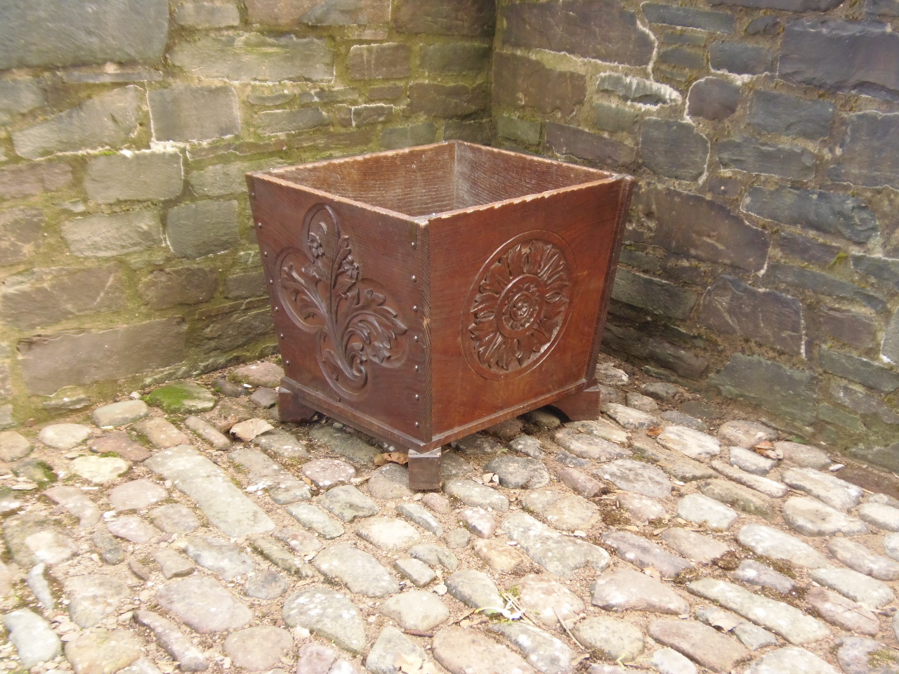 Arts & Crafts Oak Planter (1 of 10)