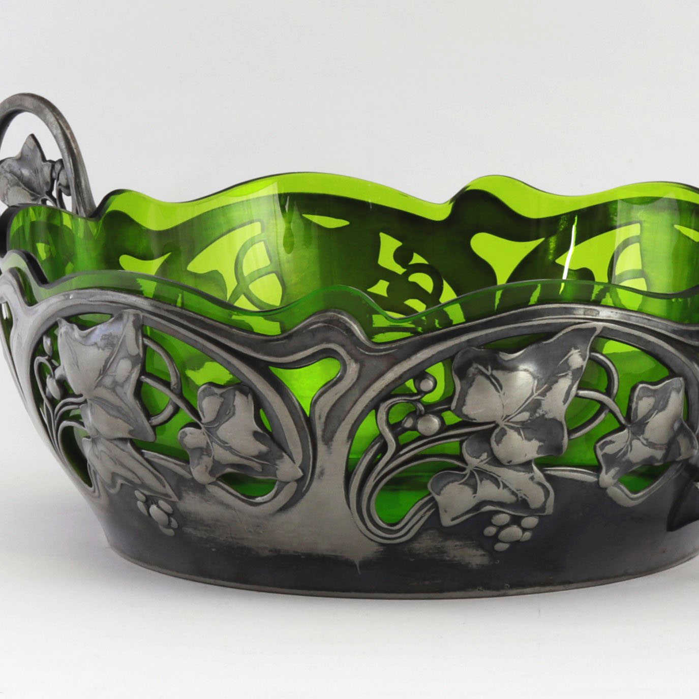 WMF Art Nouveau Twin Handled Centrepiece with Glass Liner c.1890 (1 of 13)