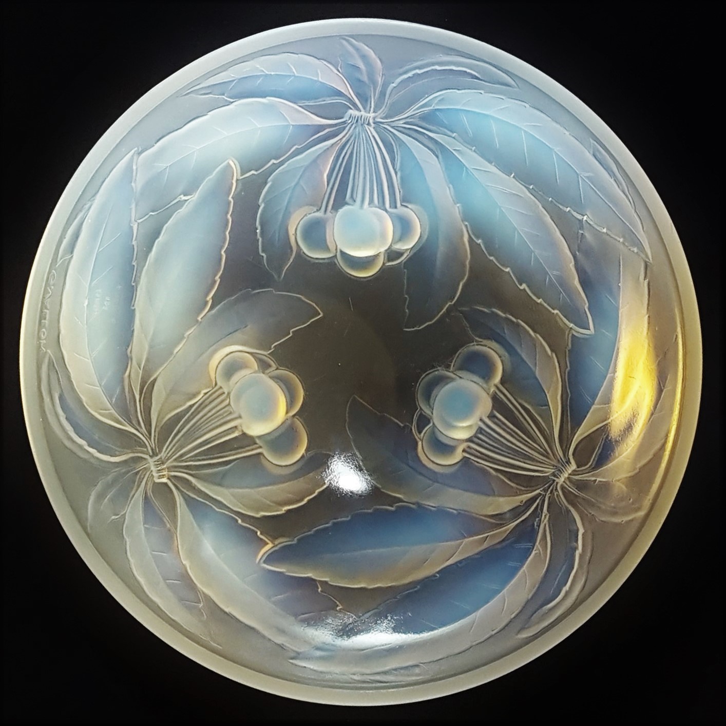 French Opalescent Glass Bowl by G Vallon C.1925 GL113 / LA71080