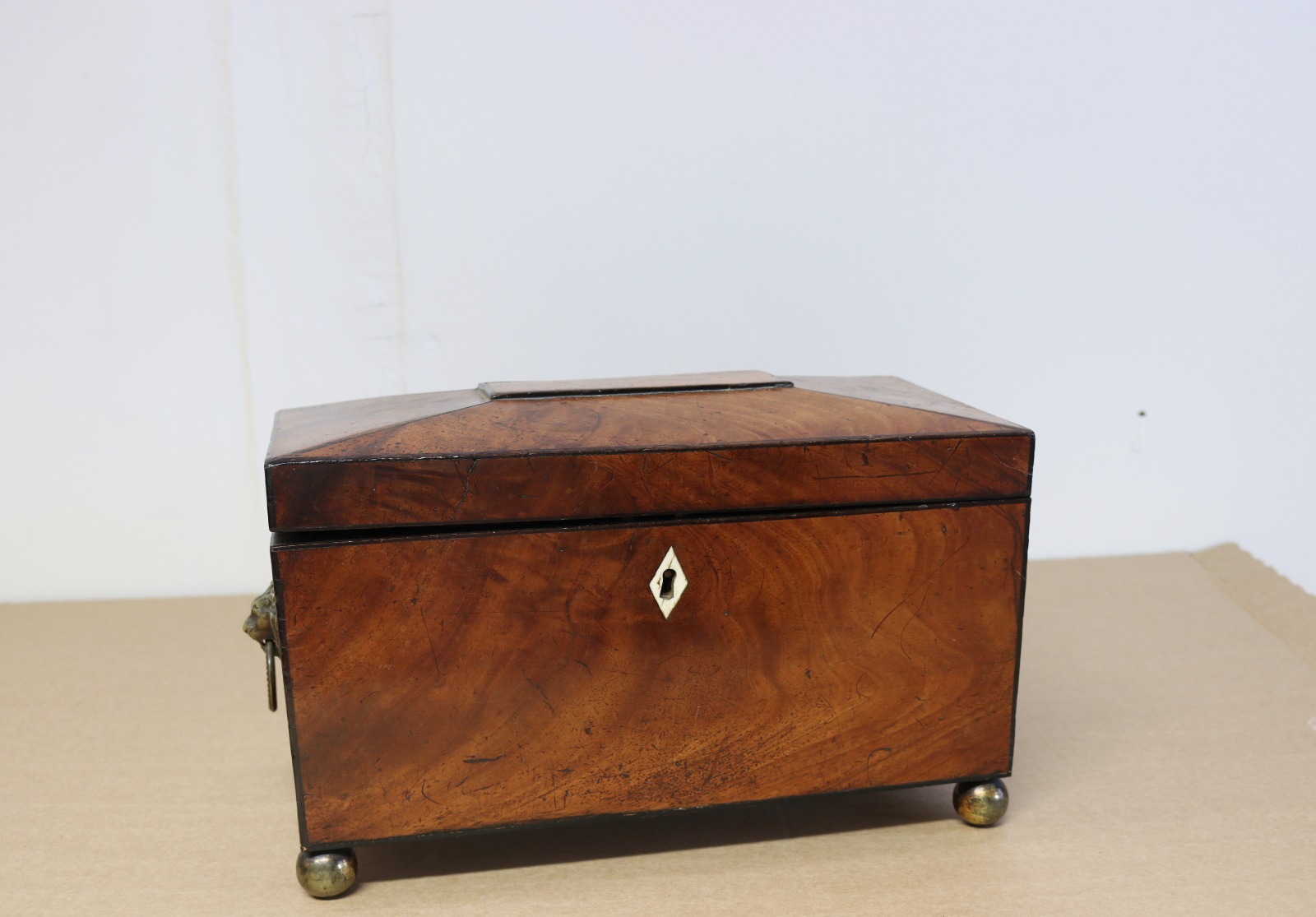 Fine Antique Mahogany Tea Caddy c.1840 (1 of 6)
