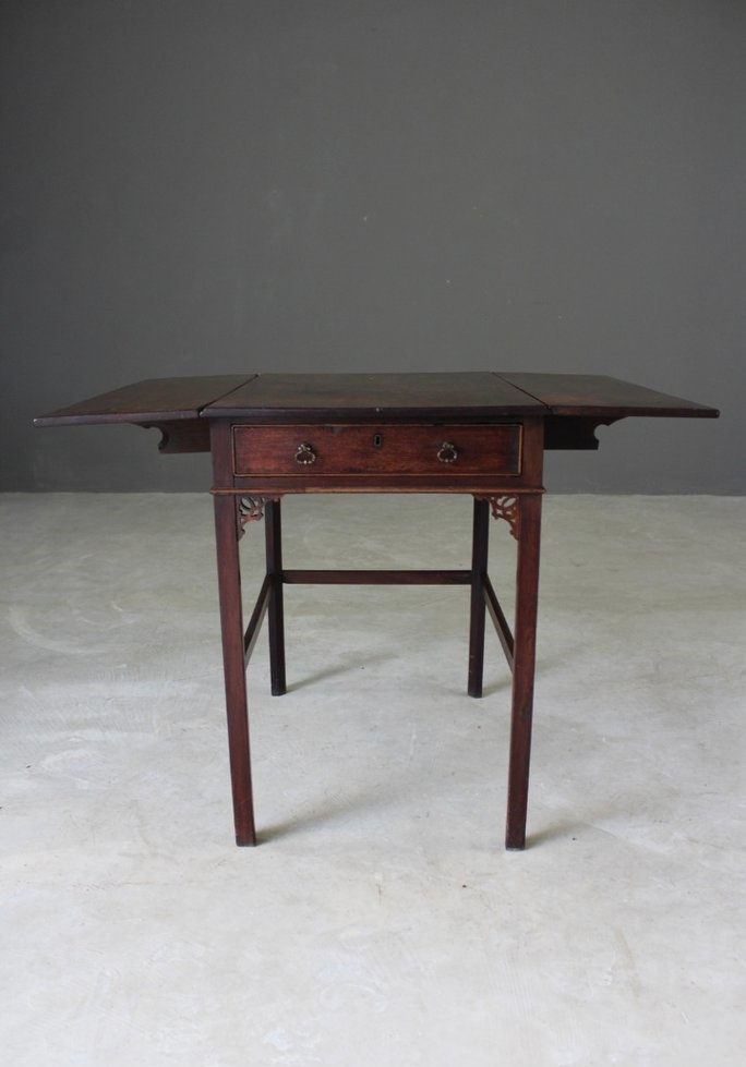 Chippendale Period Pembroke Table (1 of 1) Chippendale Period Pembroke Table (1 of 1)