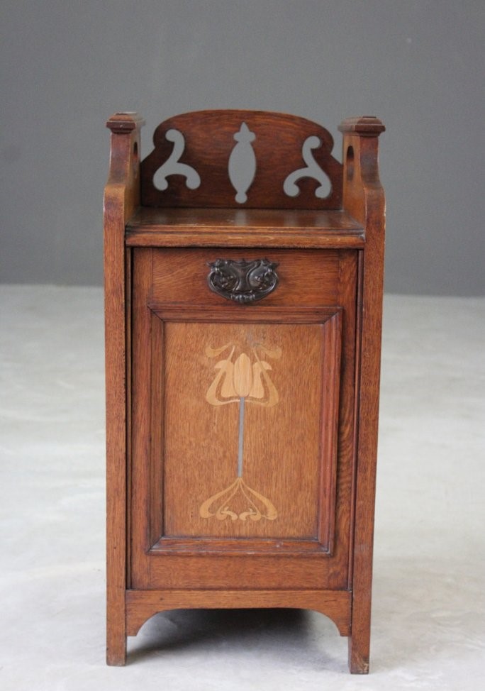 Art Nouveau Oak Coal Scuttle (1 of 1) Art Nouveau Oak Coal Scuttle (1 of 1)