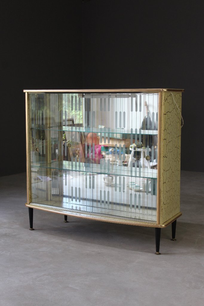 Retro Vintage Kitsch Drinks Bar & Display Cabinet (1 of 1) Retro Vintage Kitsch Drinks Bar & Display Cabinet (1 of 1)