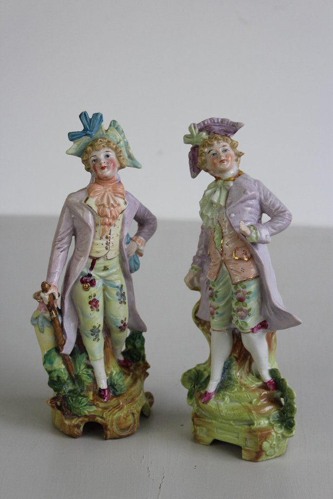 Two Similar Austrian Porcelain Figures (1 of 12) Two Similar Austrian Porcelain Figures (1 of 12)