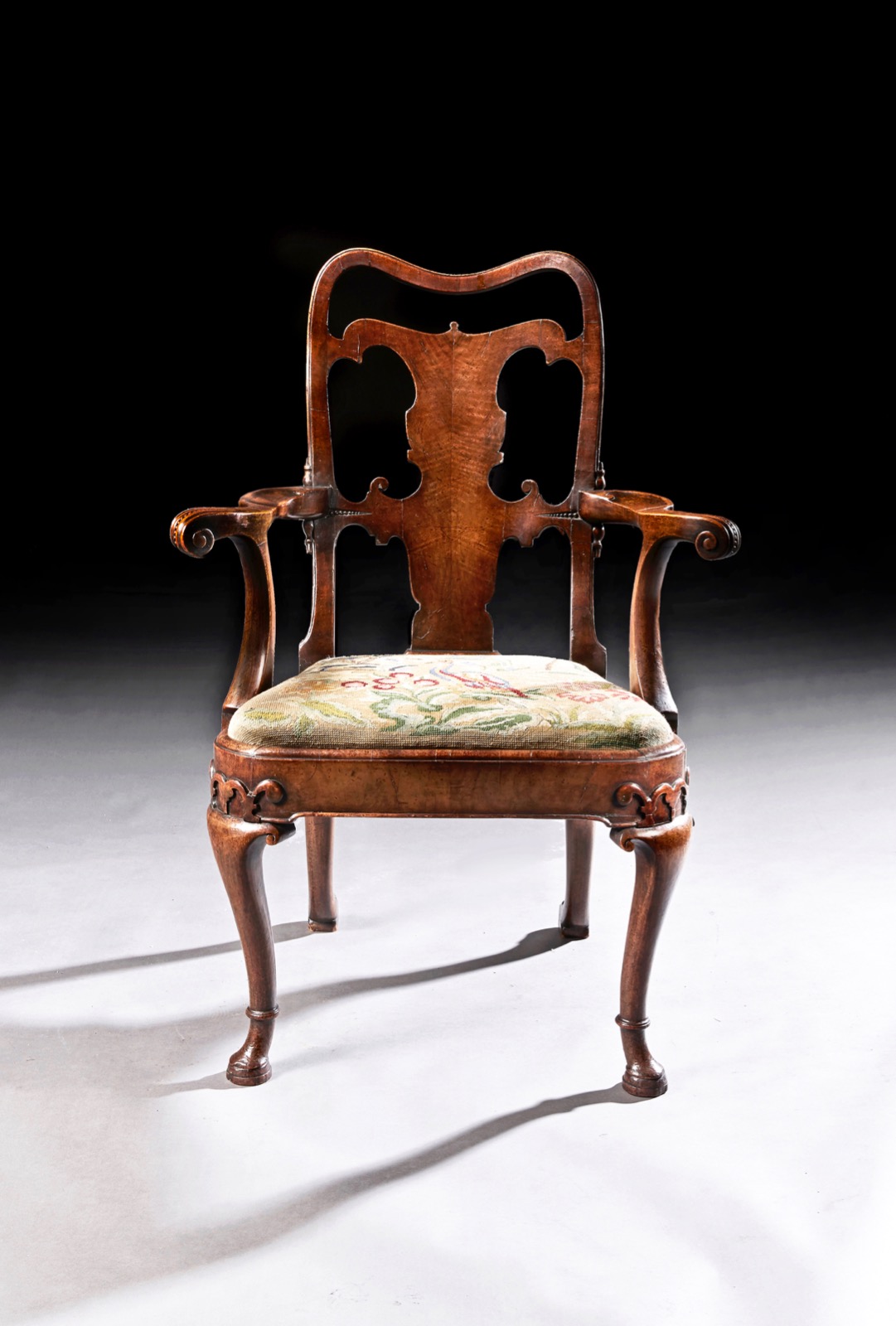 Fine Quality Mid 19th Century Walnut Open Armchair (1 of 7) Fine Quality Mid 19th Century Walnut Open Armchair (1 of 7)