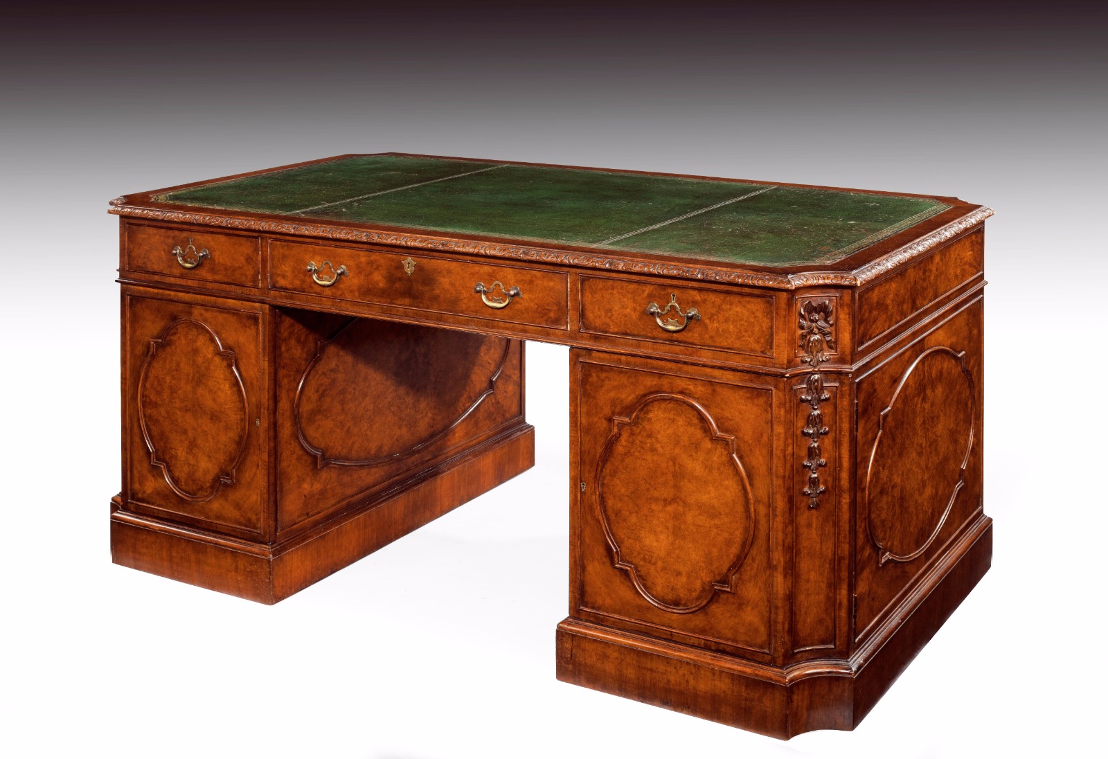 Very Good Quality Burr Walnut Pedestal Desk (1 of 1) Very Good Quality Burr Walnut Pedestal Desk (1 of 1)