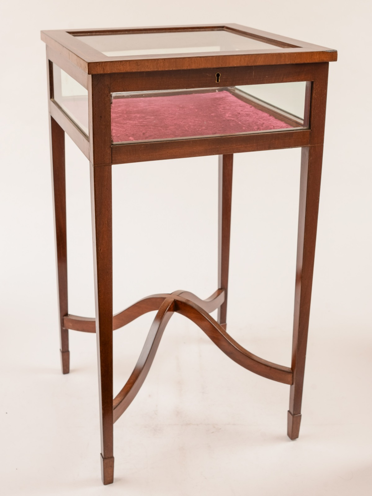 Edwardian Mahogany Display Table C.1905 (1 of 1) Edwardian Mahogany Display Table C.1905 (1 of 1)