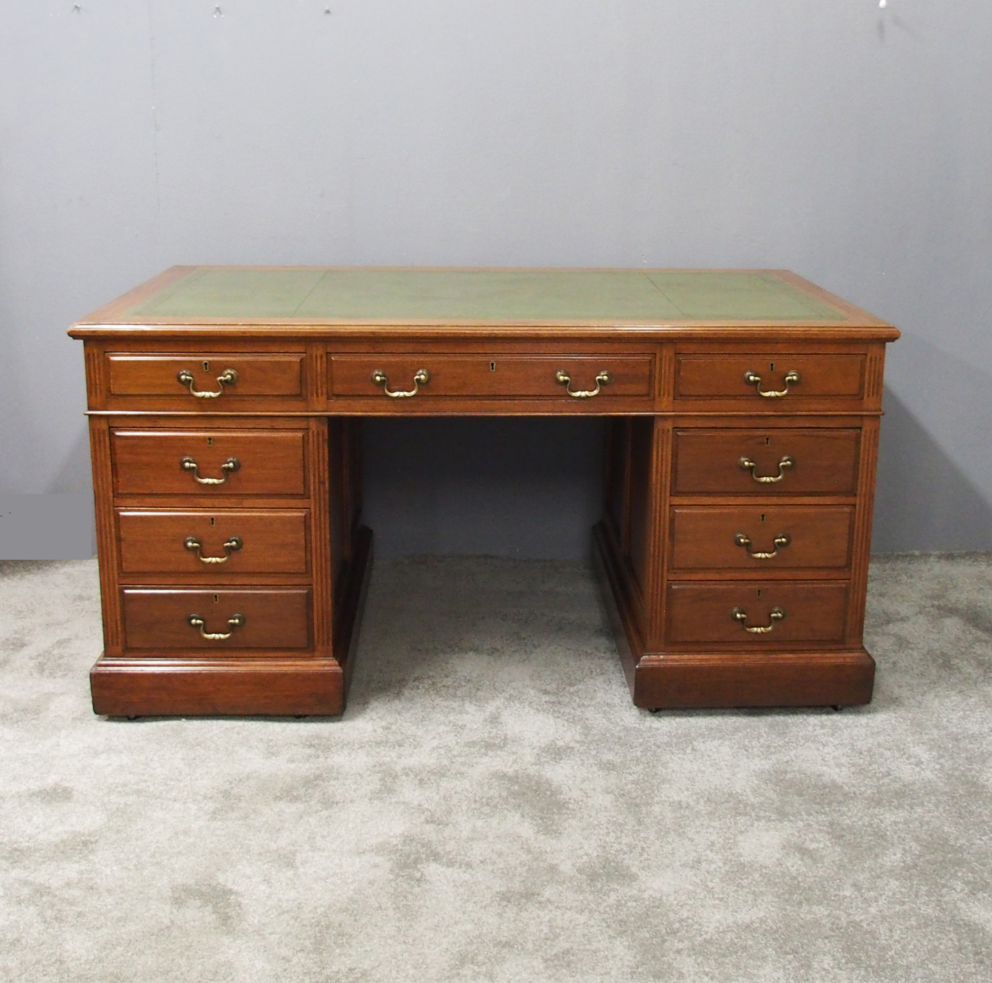 Large Edwardian Walnut Pedestal Desk (1 of 1) Large Edwardian Walnut Pedestal Desk (1 of 1)