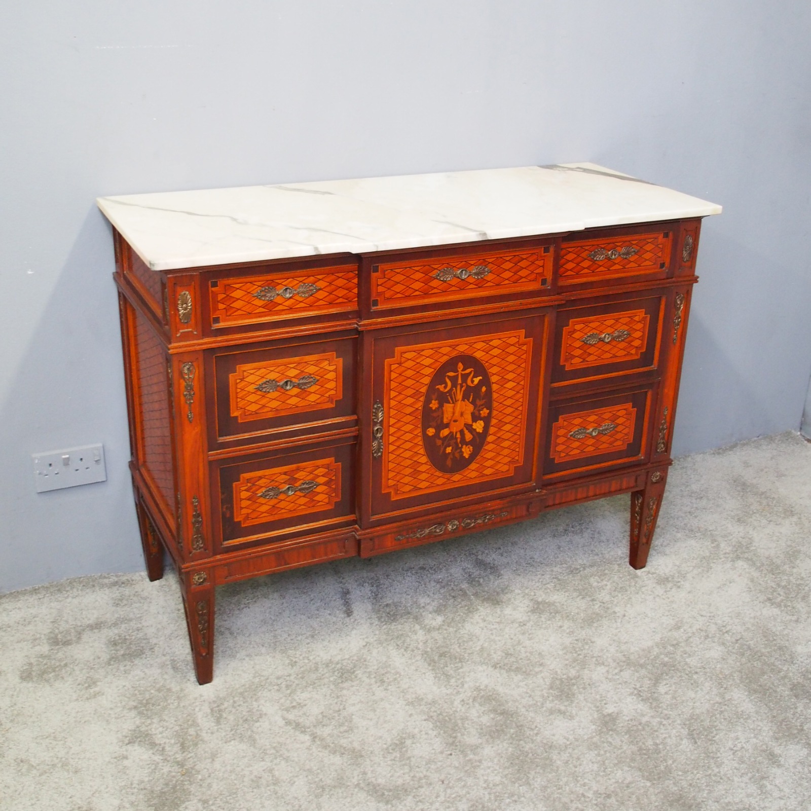 French Inlaid Walnut & Satin Birch Commode C.1900 (1 of 1) French Inlaid Walnut & Satin Birch Commode C.1900 (1 of 1)