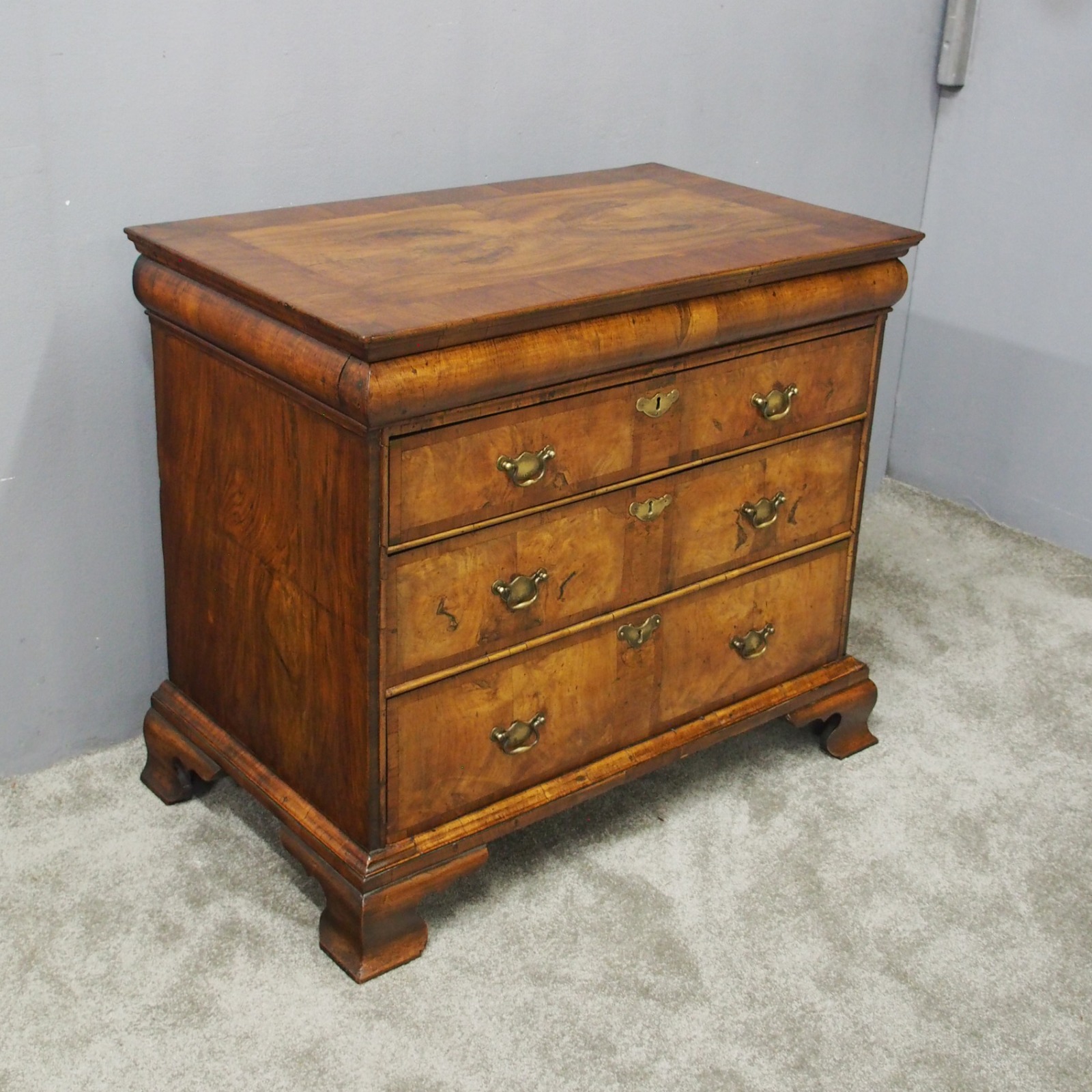 18th Century Walnut Chest of Drawers (1 of 1) 18th Century Walnut Chest of Drawers (1 of 1)