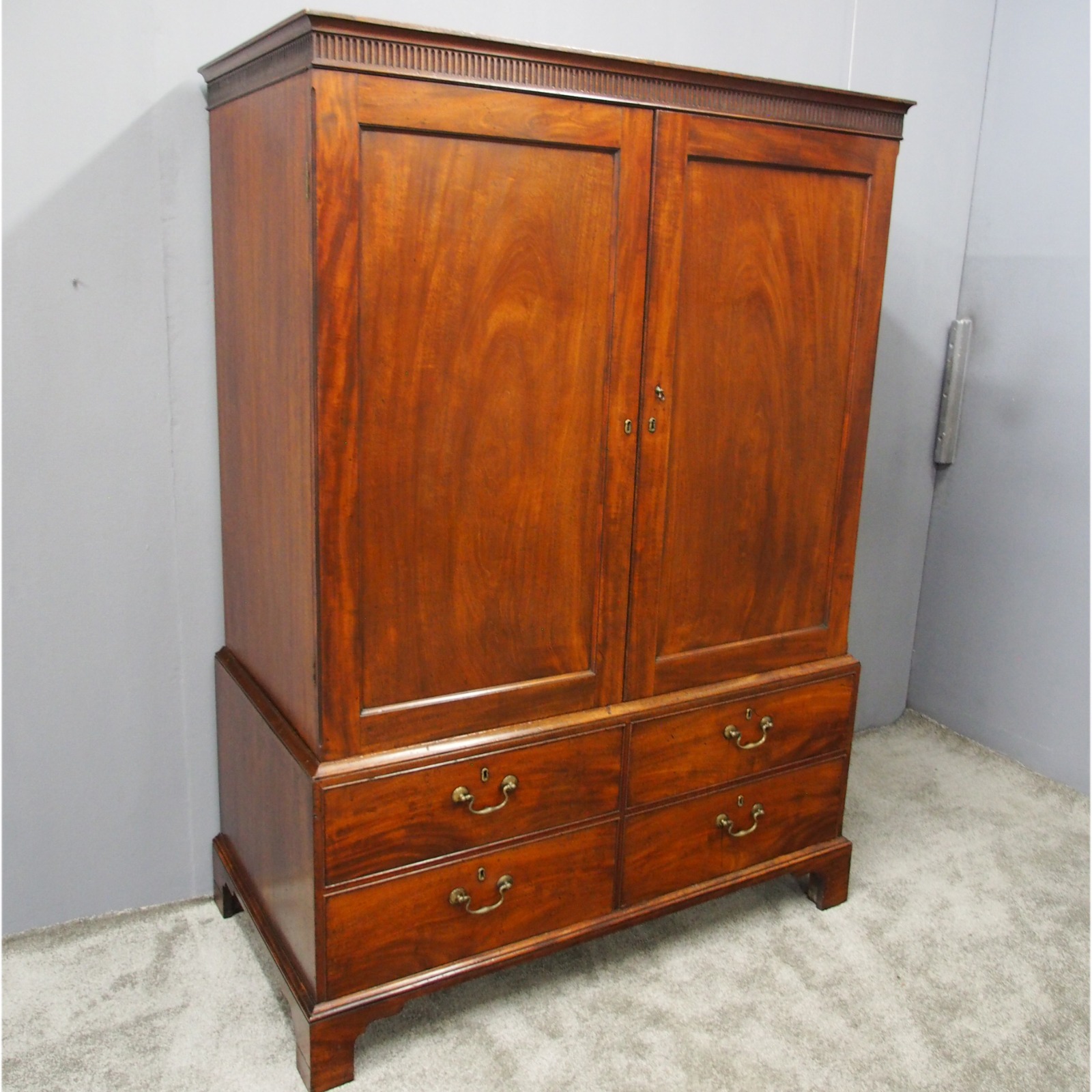 George III Mahogany Linen Press (1 of 1) George III Mahogany Linen Press (1 of 1)