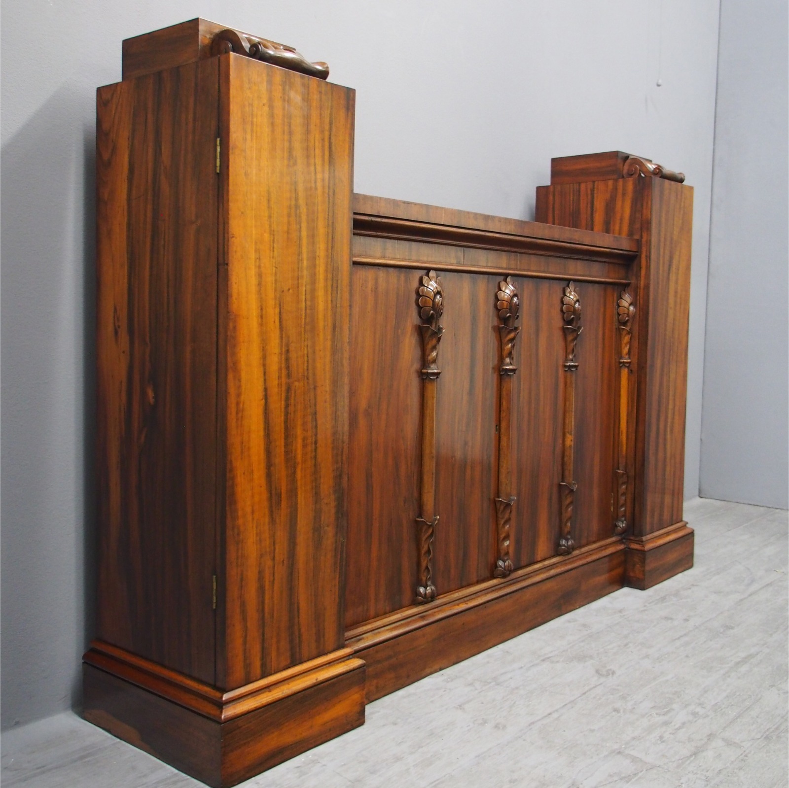 Regency Goncalo Alves Cabinet (1 of 14)