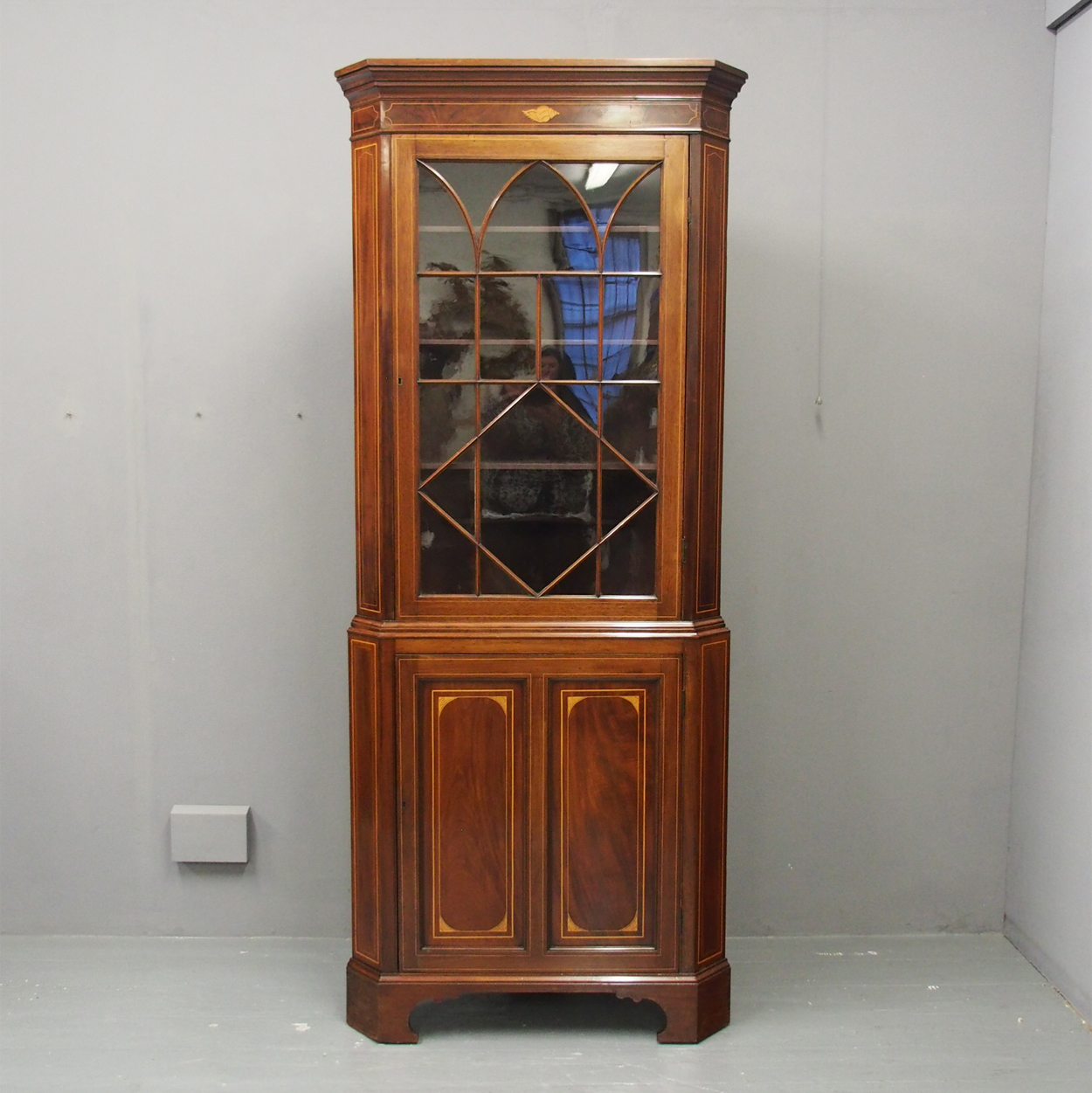Georgian Style Inlaid Mahogany Corner Cupboard (1 of 11) Georgian Style Inlaid Mahogany Corner Cupboard (1 of 11)
