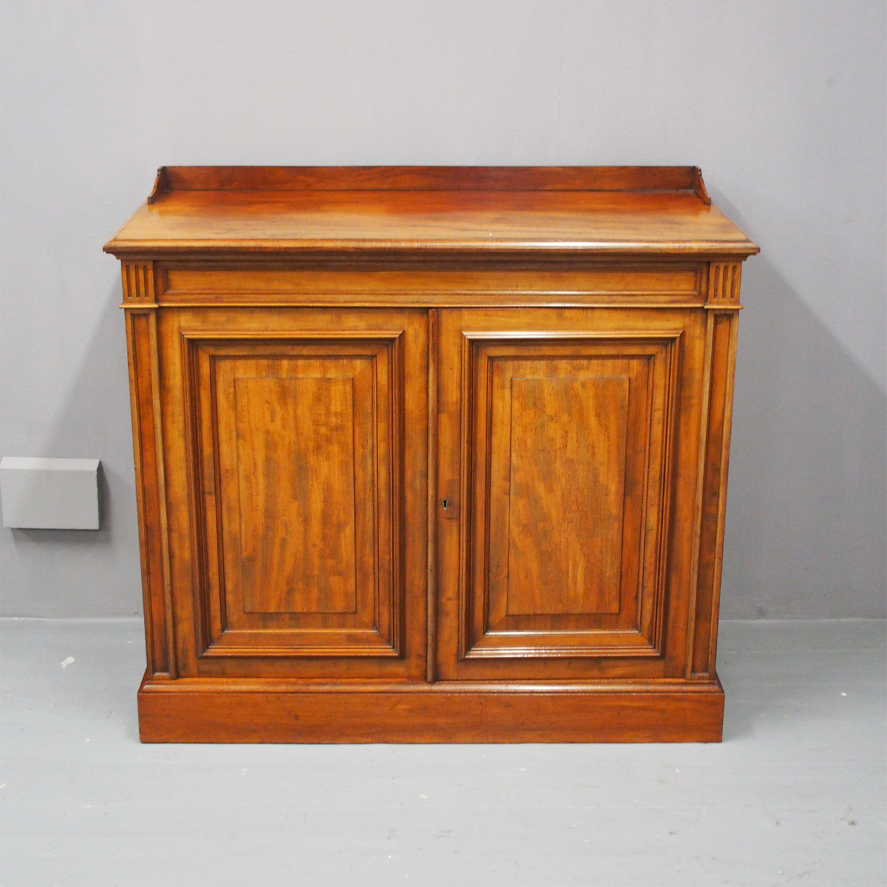 Victorian Mahogany Side Cabinet (1 of 11) Victorian Mahogany Side Cabinet (1 of 11)