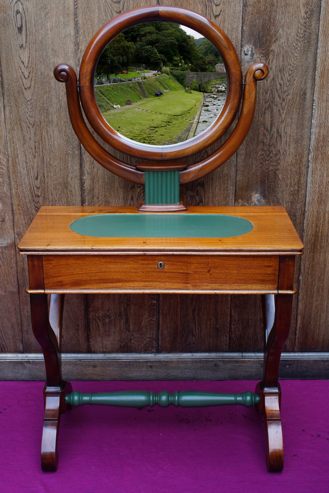 Dressing Table (1 of 4) Dressing Table (1 of 4)