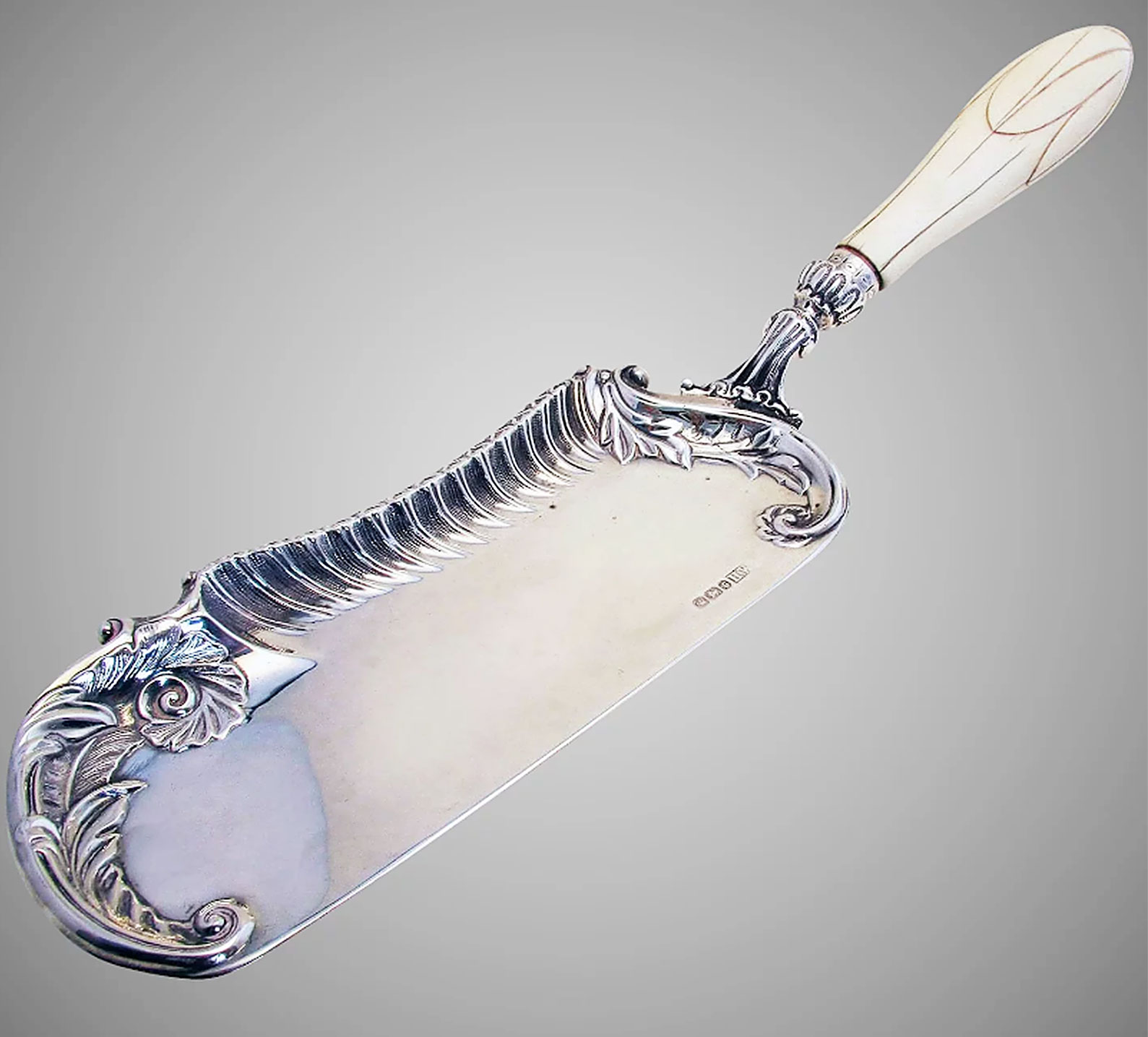 Magnificent 13 1/2' Antique Victorian Solid Sterling Silver Table Crumb Scoop, Sheffield Hallmarked 1895 (1 of 10) Magnificent 13 1/2' Antique Victorian Solid Sterling Silver Table Crumb Scoop, Sheffield Hallmarked 1895 (1 of 10)