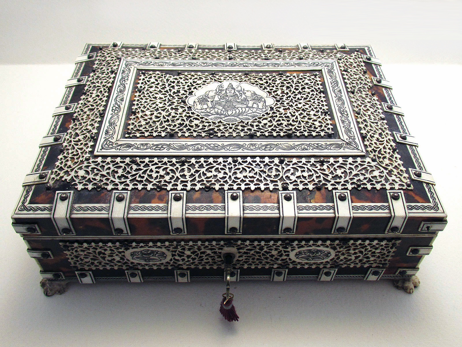 Beautiful Large Anglo Indian Antique Vizagapatam Trinket Jewelry Box Casket. 19th Century. Lock+Key Fully Working (1 of 1) Beautiful Large Anglo Indian Antique Vizagapatam Trinket Jewelry Box Casket. 19th Century. Lock+Key Fully Working (1 of 1)