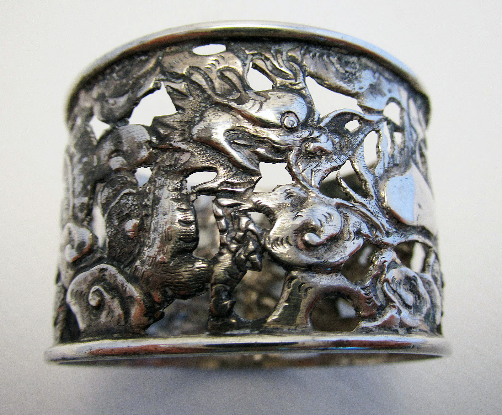Dragons & Pearl 19th Century Antique Chinese Export Solid Silver Pierced Serviette Napkin Ring c.1890 (1 of 1) Dragons & Pearl 19th Century Antique Chinese Export Solid Silver Pierced Serviette Napkin Ring c.1890 (1 of 1)