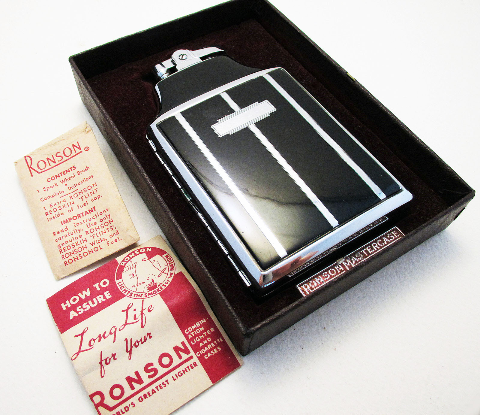 Quality Ronson Mastercase Chrome & Black Enamel Cigarette Lighter