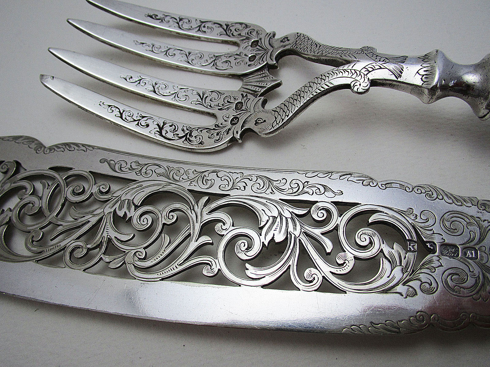 Antique Victorian Pair of Sterling Silver Handled English Fish Servers Slice Slicer Serving Knife & Fork c.1850 (1 of 1) Antique Victorian Pair of Sterling Silver Handled English Fish Servers Slice Slicer Serving Knife & Fork c.1850 (1 of 1)
