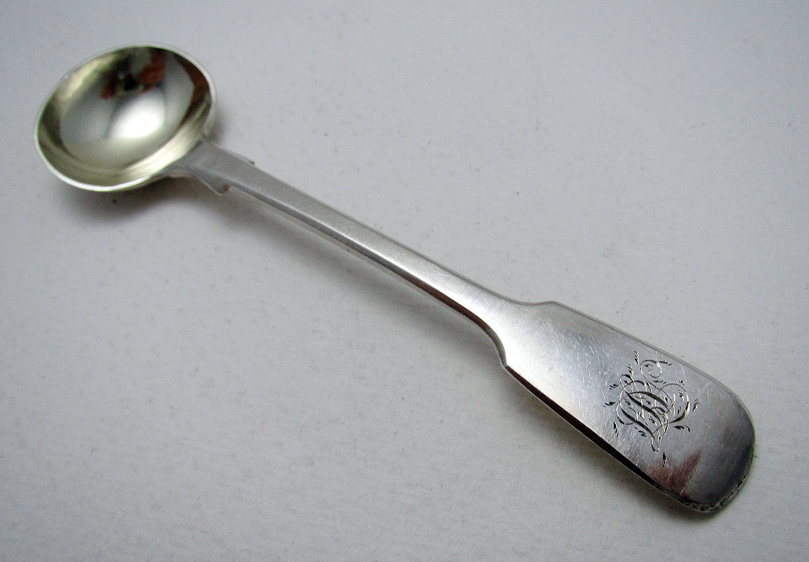 Antique Victorian Hallmarked Solid Sterling Silver English Salt / Mustard Pot Spoon, Samuel Whitford 1858 (1 of 1) Antique Victorian Hallmarked Solid Sterling Silver English Salt / Mustard Pot Spoon, Samuel Whitford 1858 (1 of 1)