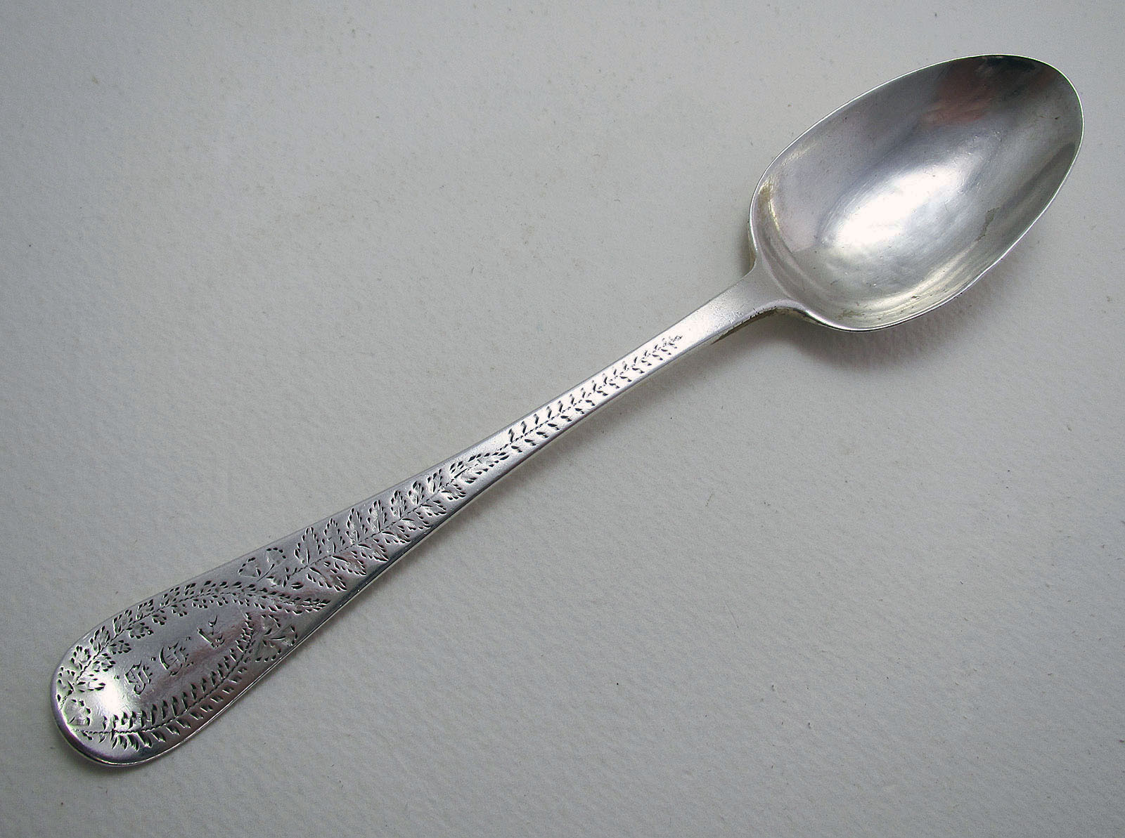 Antique Victorian English 'Fern Leaf' Hallmarked Solid Sterling Silver Dessert Spoon 1887 (1 of 1) Antique Victorian English 'Fern Leaf' Hallmarked Solid Sterling Silver Dessert Spoon 1887 (1 of 1)