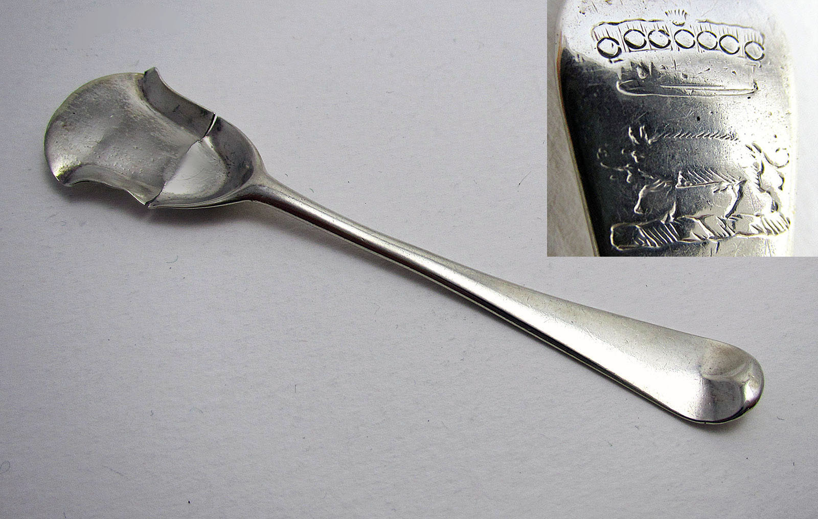 18th Century c.1770 Antique George III Solid Sterling Silver Salt / Condiment Spoon Shovel. Coronet & Boar Crest (1 of 1) 18th Century c.1770 Antique George III Solid Sterling Silver Salt / Condiment Spoon Shovel. Coronet & Boar Crest (1 of 1)