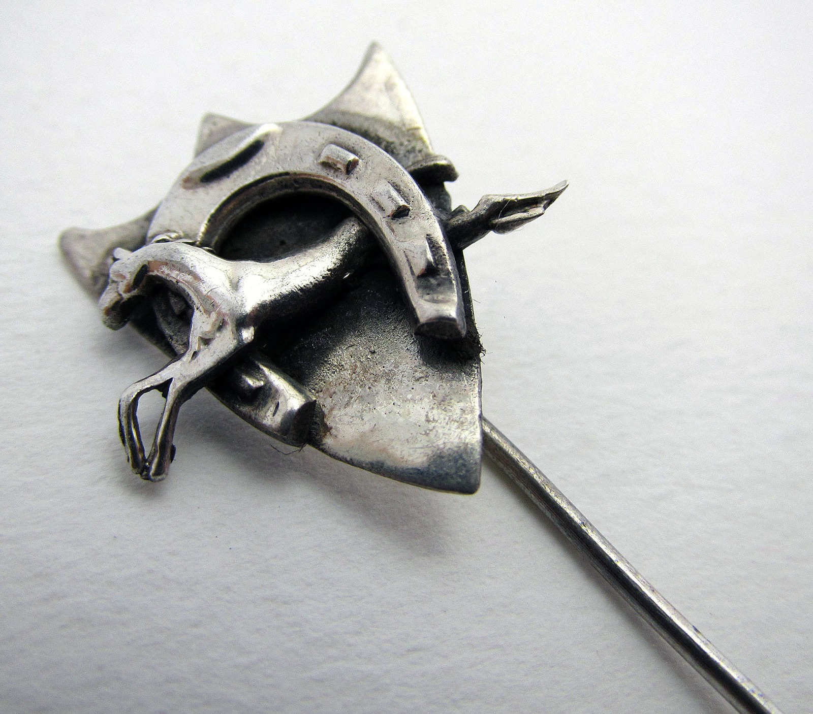 Solid Sterling Silver Horse Shoe Equestrian 1930 Art Deco Lapel Stick Hat Pin (1 of 5) Solid Sterling Silver Horse Shoe Equestrian 1930 Art Deco Lapel Stick Hat Pin (1 of 5)