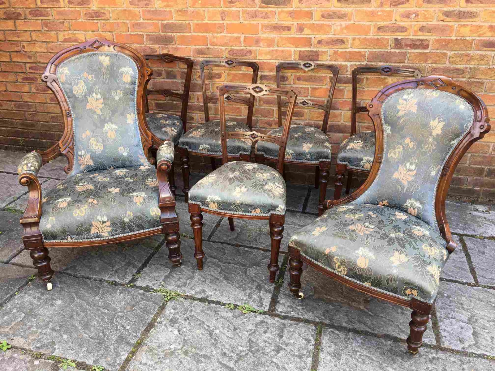 Set of Victorian Walnut Salon Chairs (1 of 1) Set of Victorian Walnut Salon Chairs (1 of 1)