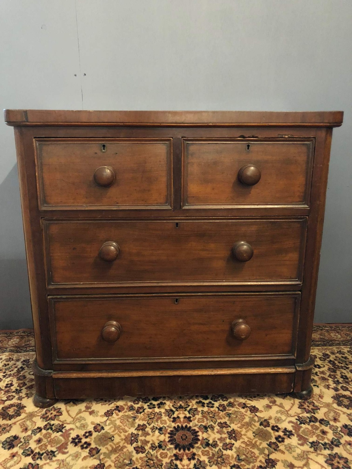 Small Victorian Mahogany Straight Fronted Chest of Drawers (1 of 1) Small Victorian Mahogany Straight Fronted Chest of Drawers (1 of 1)