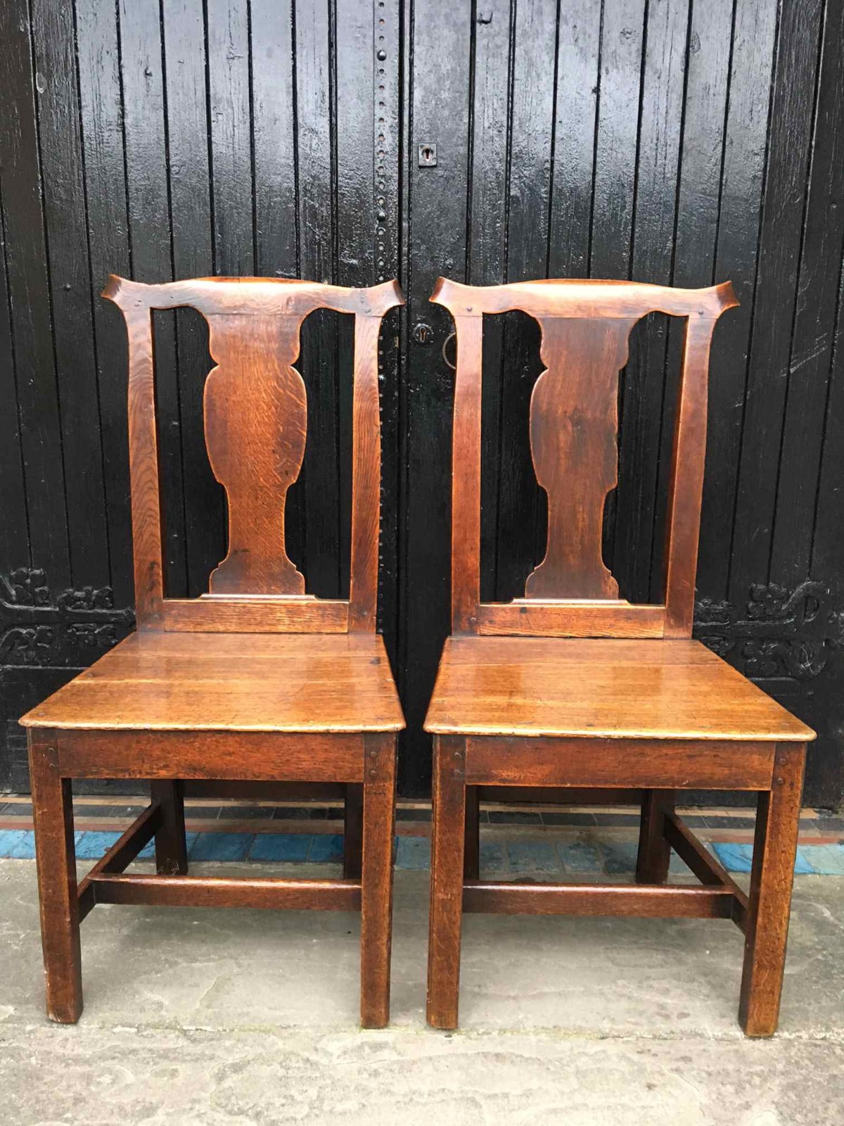 Pair of Georgian Oak Hall Chairs with Decorative Shaped Back Rests (1 of 1) Pair of Georgian Oak Hall Chairs with Decorative Shaped Back Rests (1 of 1)