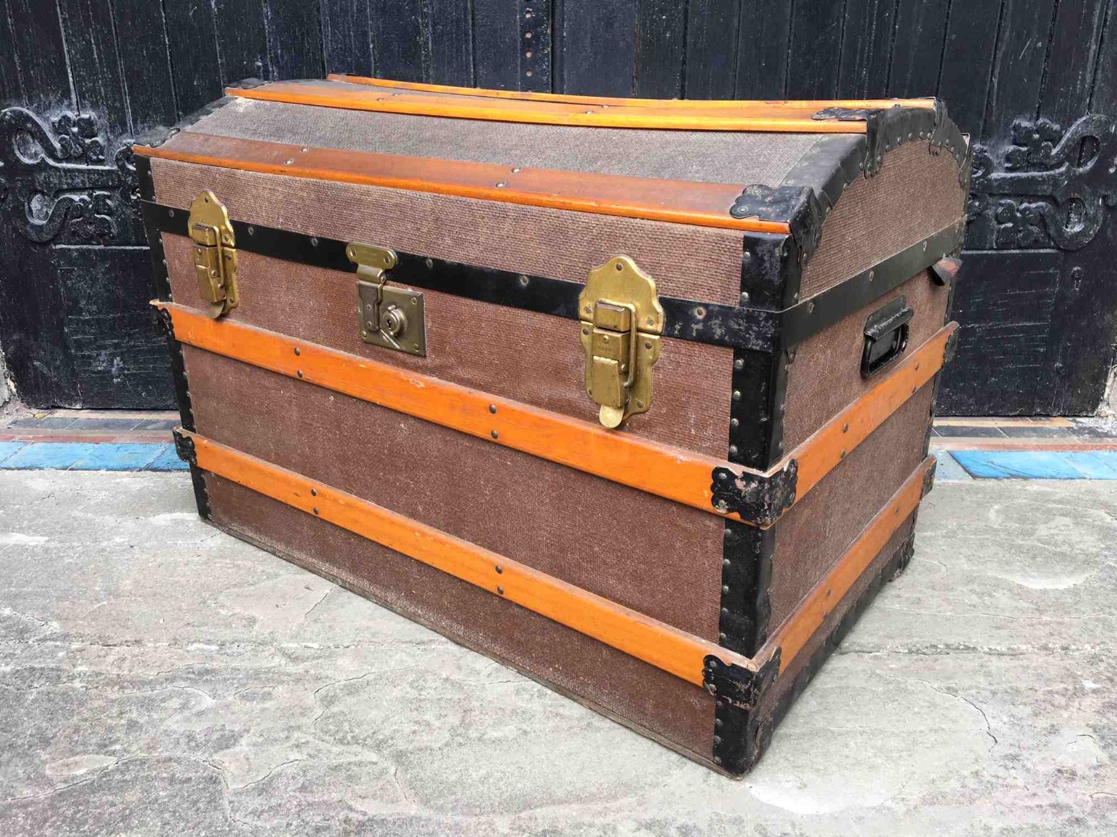 Vintage Wooden Bound Domed Top Steamer Trunk Pirates Chest (1 of 1) Vintage Wooden Bound Domed Top Steamer Trunk Pirates Chest (1 of 1)