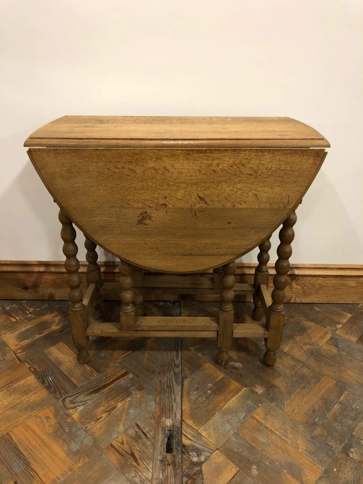 Victorian Oak Drop Leaf Gate Leg Table (1 of 1) Victorian Oak Drop Leaf Gate Leg Table (1 of 1)