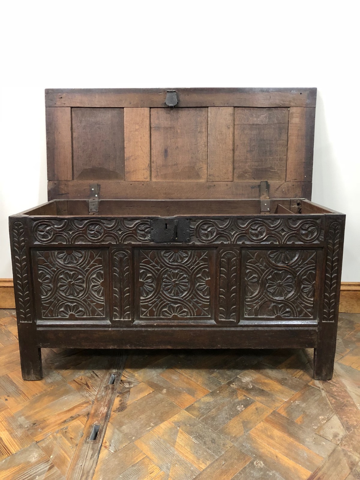 18th Century Gothic Style Welsh Oak Coffer (1 of 1) 18th Century Gothic Style Welsh Oak Coffer (1 of 1)