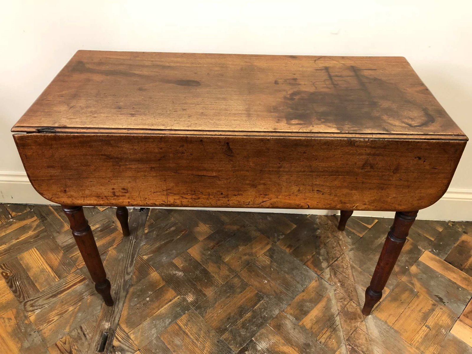 Mahogany Pembroke Table (1 of 1) Mahogany Pembroke Table (1 of 1)