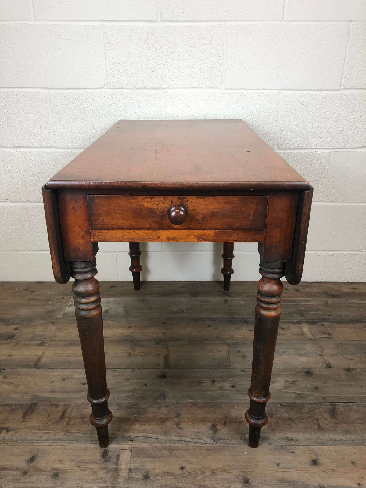 Victorian Mahogany Pembroke Table (1 of 1) Victorian Mahogany Pembroke Table (1 of 1)